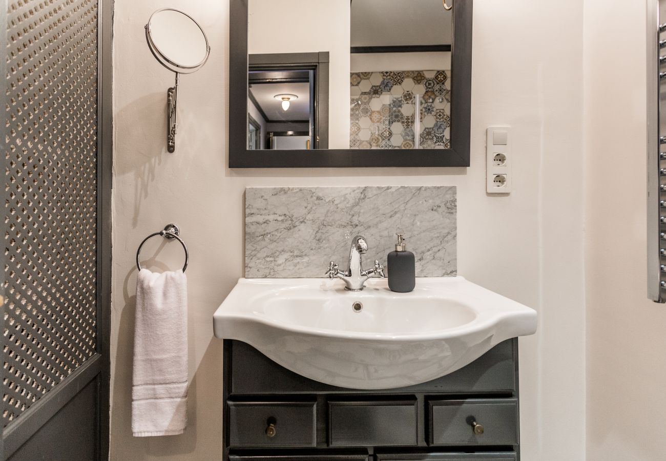 Apartment in Seville - Puerta de la Victoria