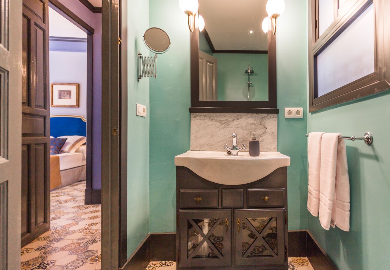 Apartment in Seville - Puerta de la Victoria