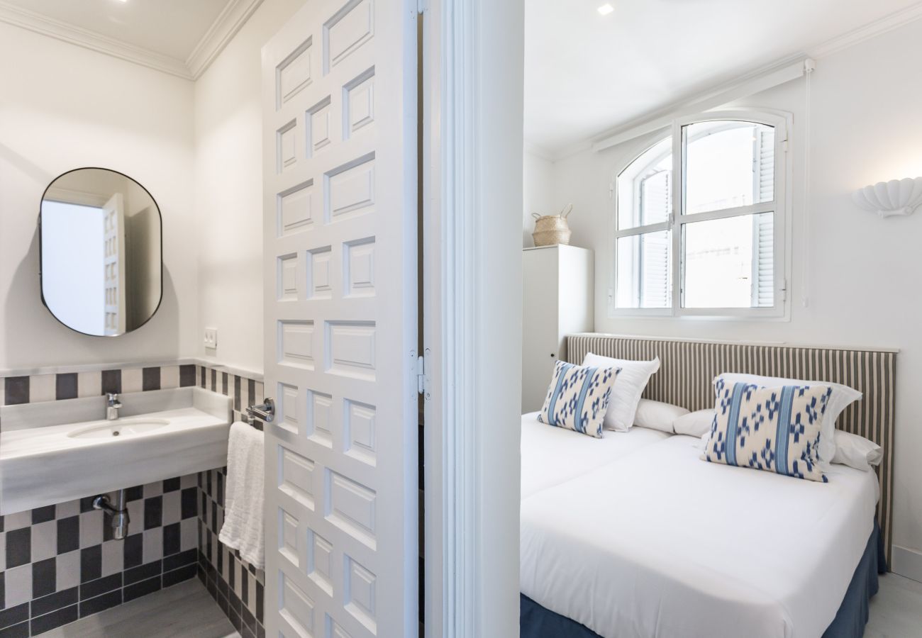 Apartment in Seville - Adriano 2.1