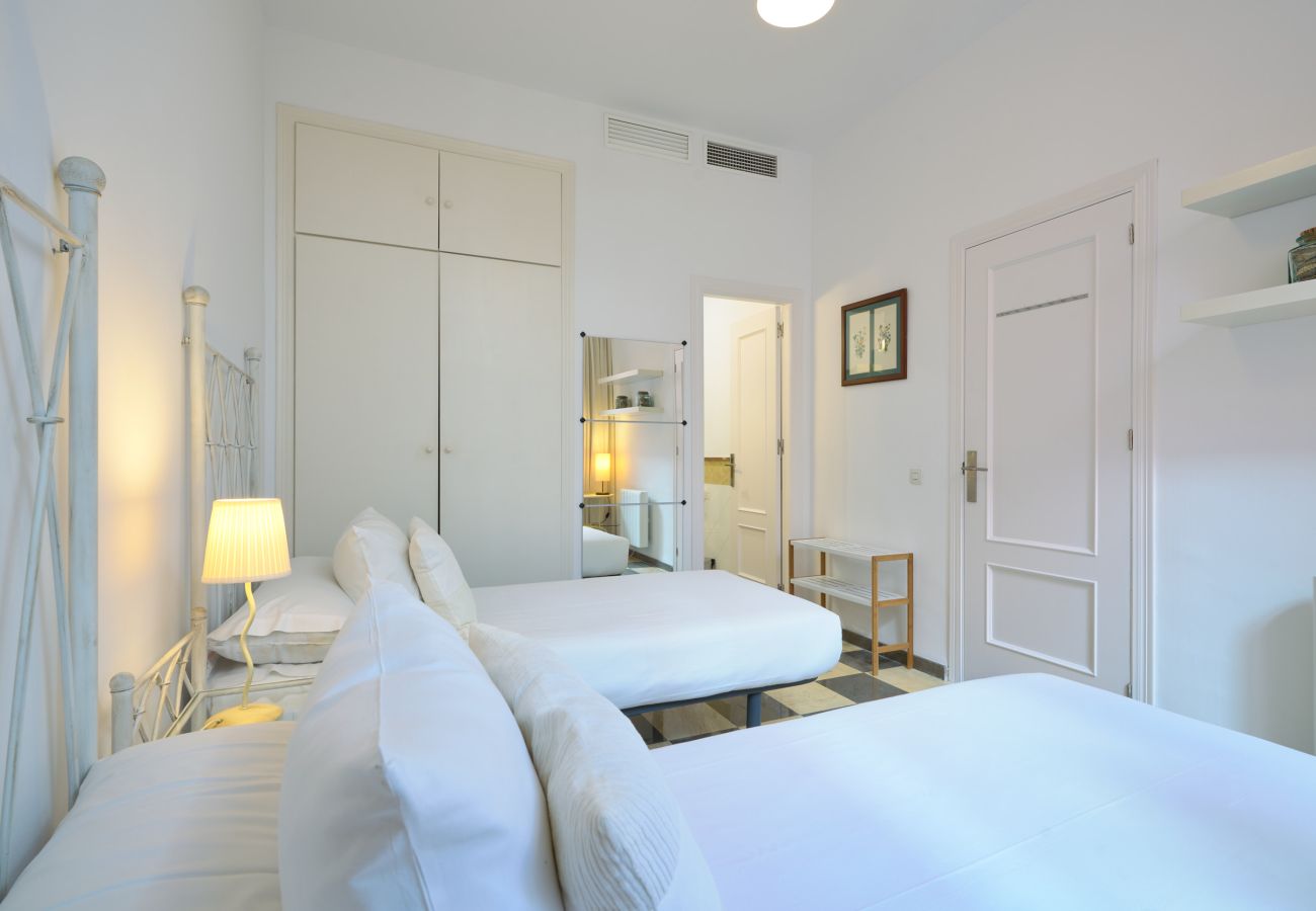 House in Seville - San Bernardo