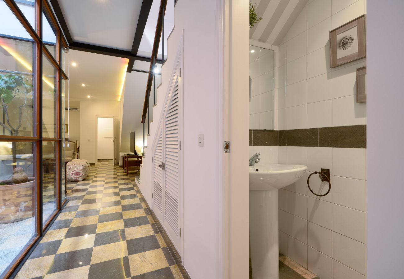 House in Seville - San Bernardo