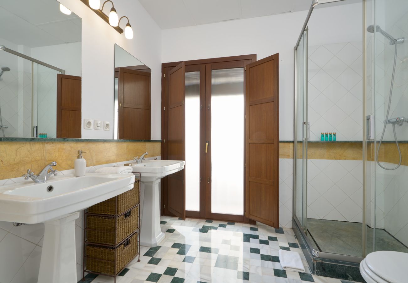House in Seville - San Bernardo