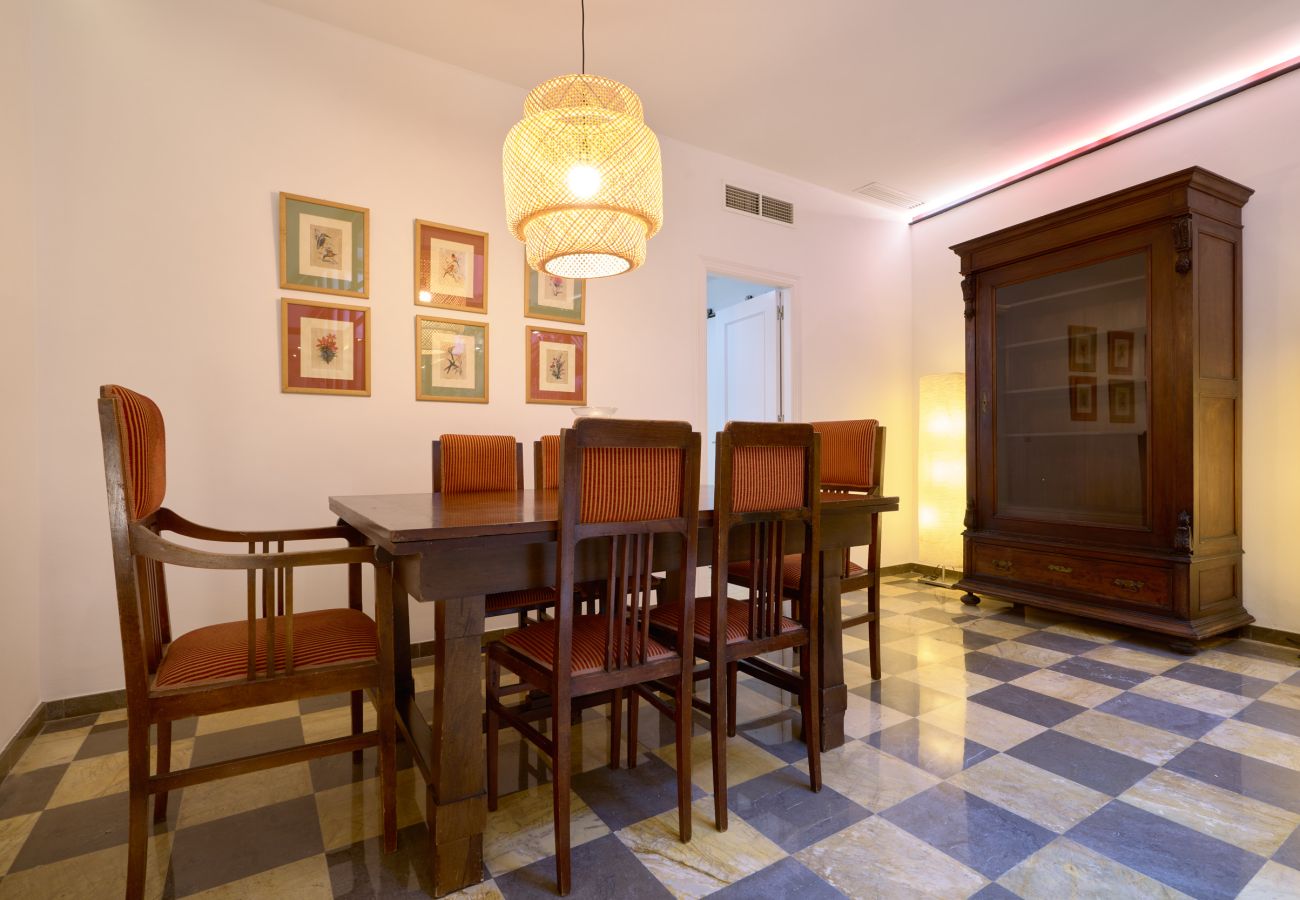 House in Seville - San Bernardo