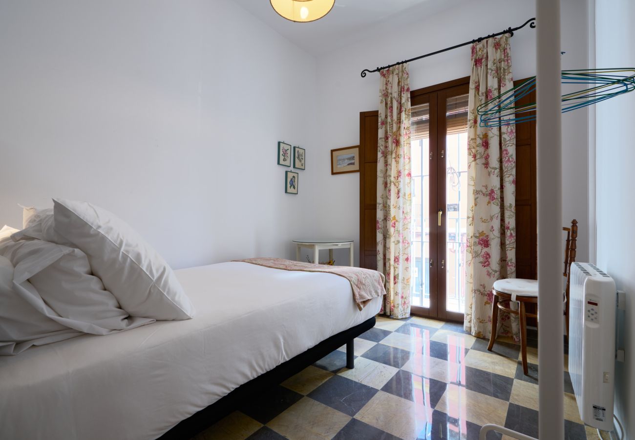 House in Seville - San Bernardo