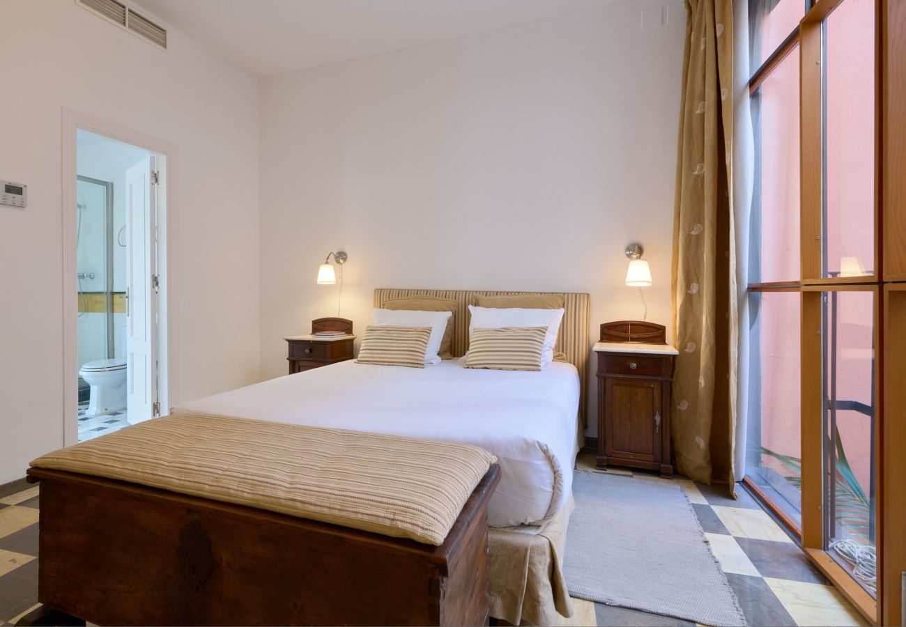 House in Seville - San Bernardo