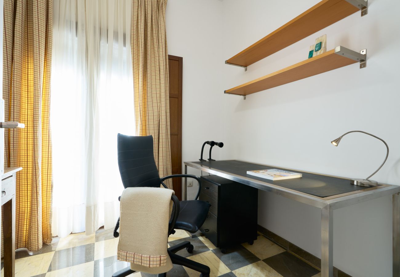 House in Seville - San Bernardo