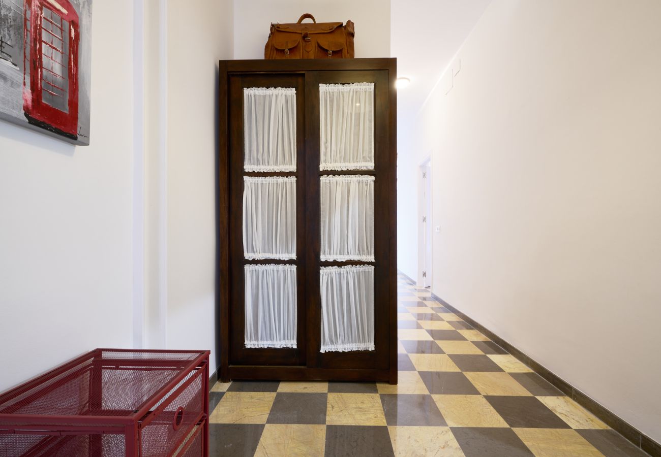 House in Seville - San Bernardo
