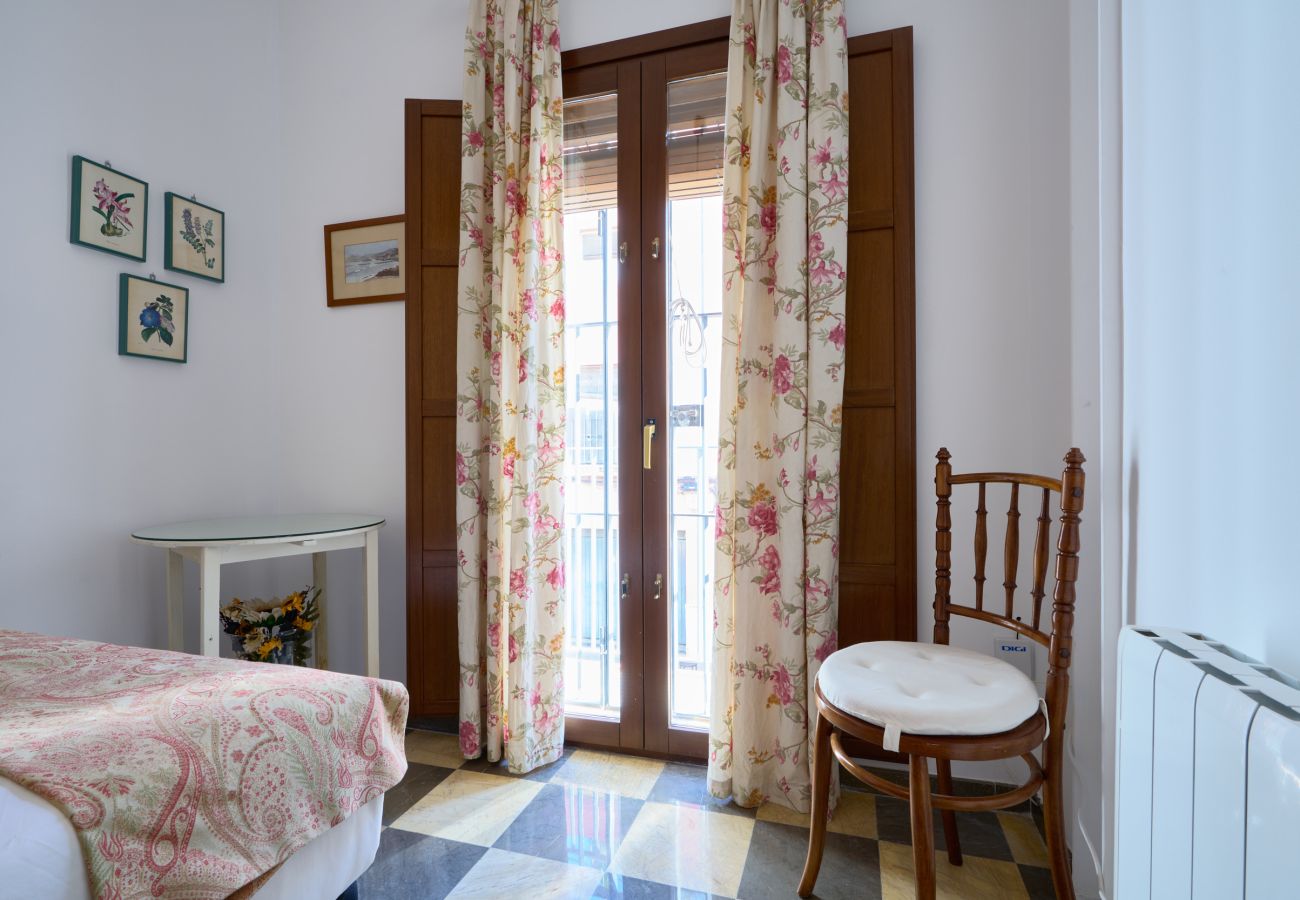 House in Seville - San Bernardo