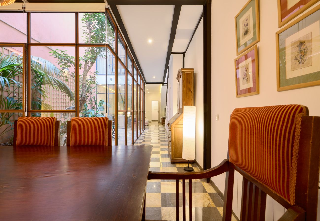 House in Seville - San Bernardo