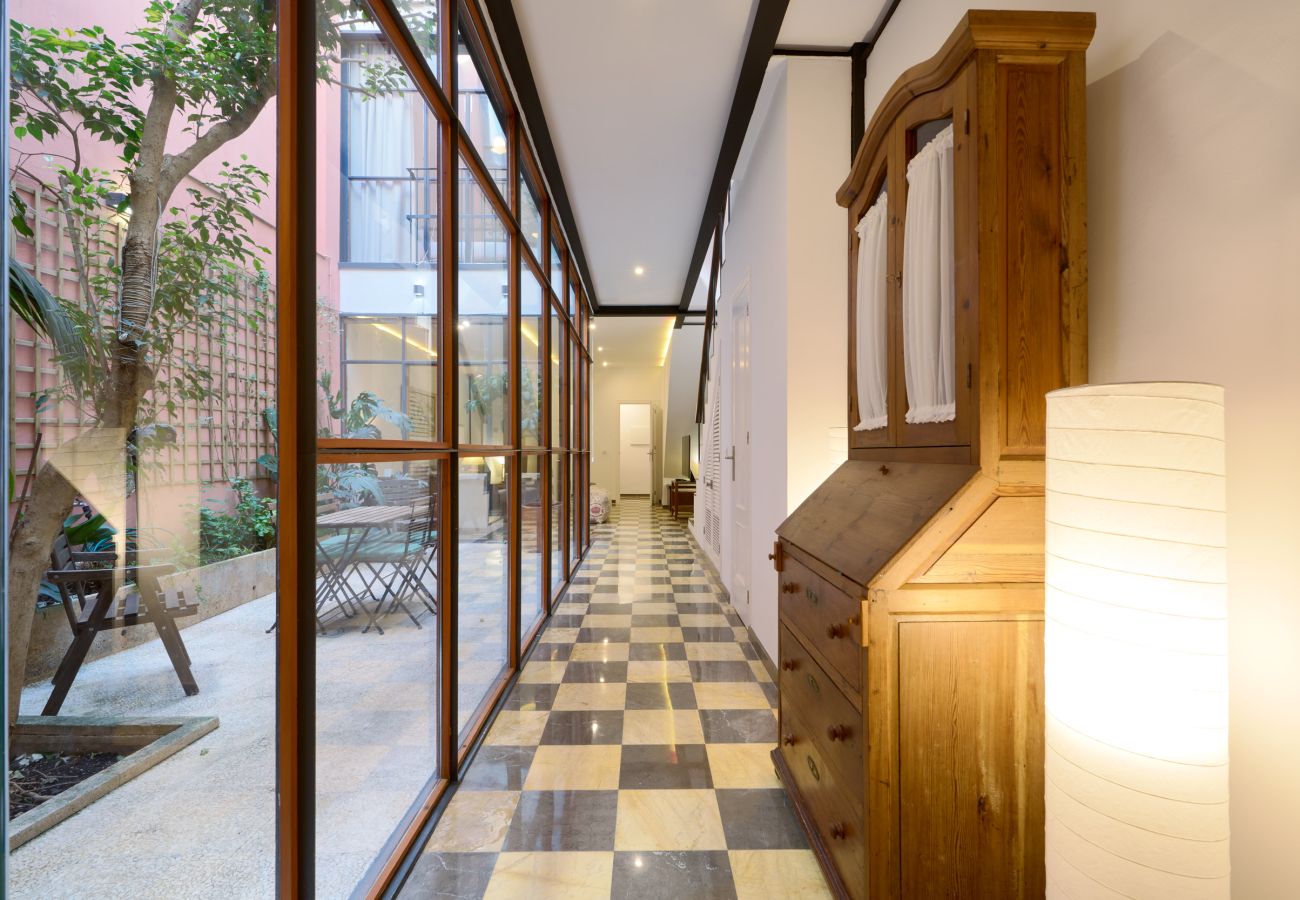 House in Seville - San Bernardo