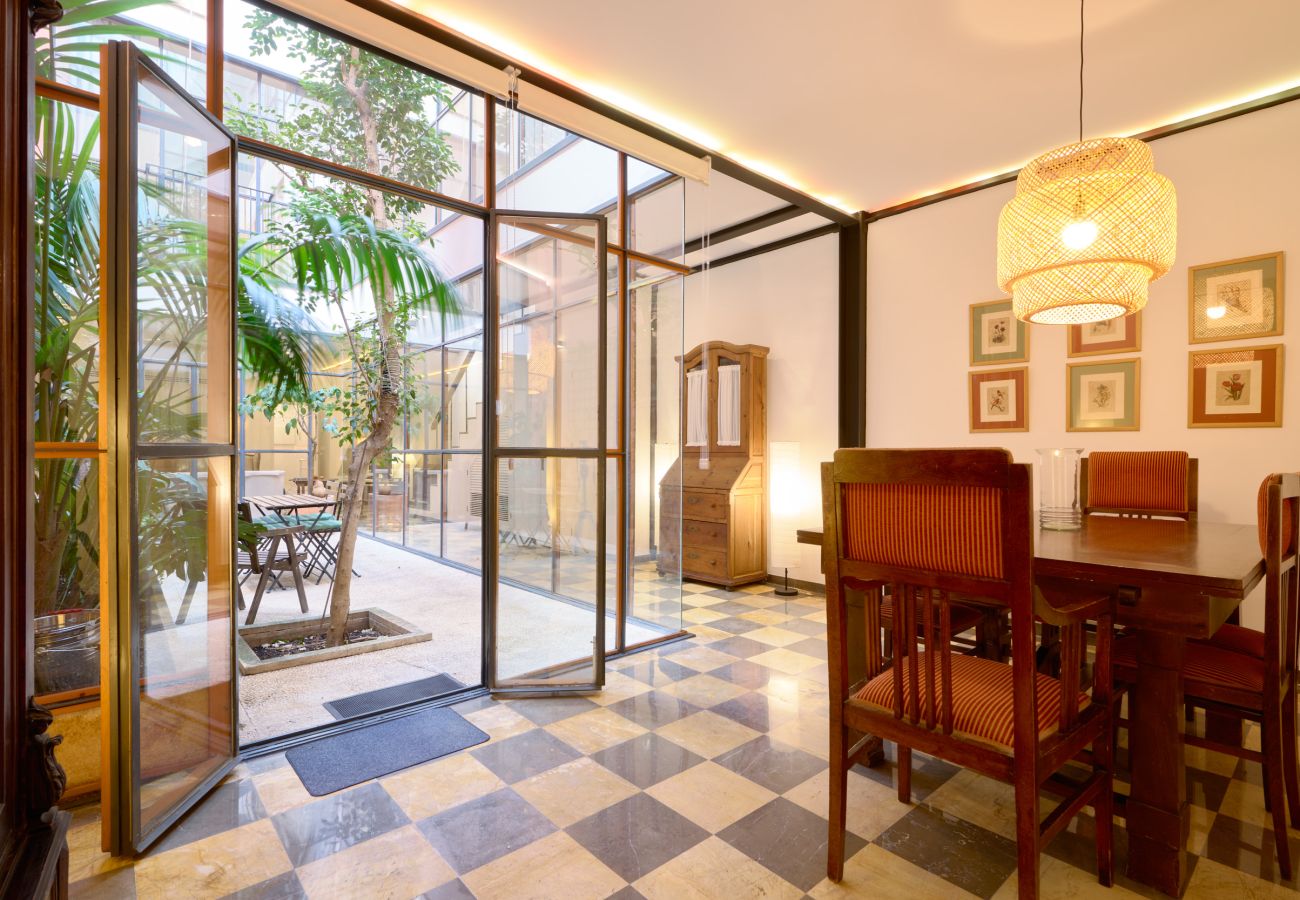 House in Seville - San Bernardo