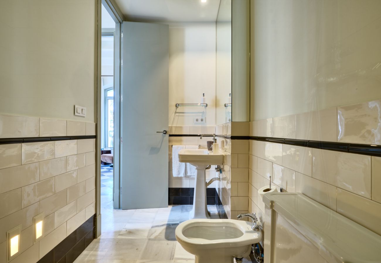 Apartment in Seville - Luis de Vargas 1A