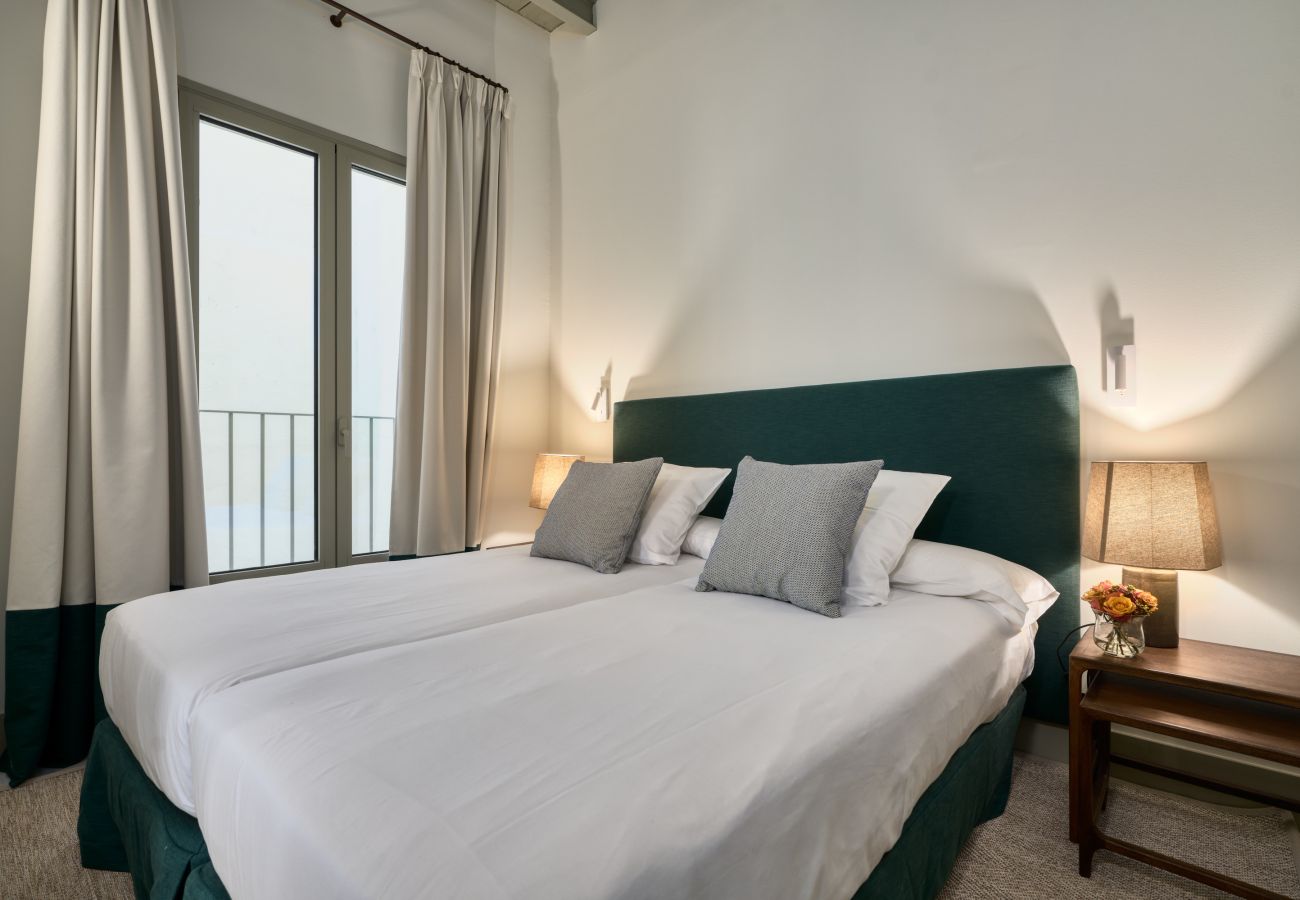 Apartment in Seville - Luis de Vargas 1B