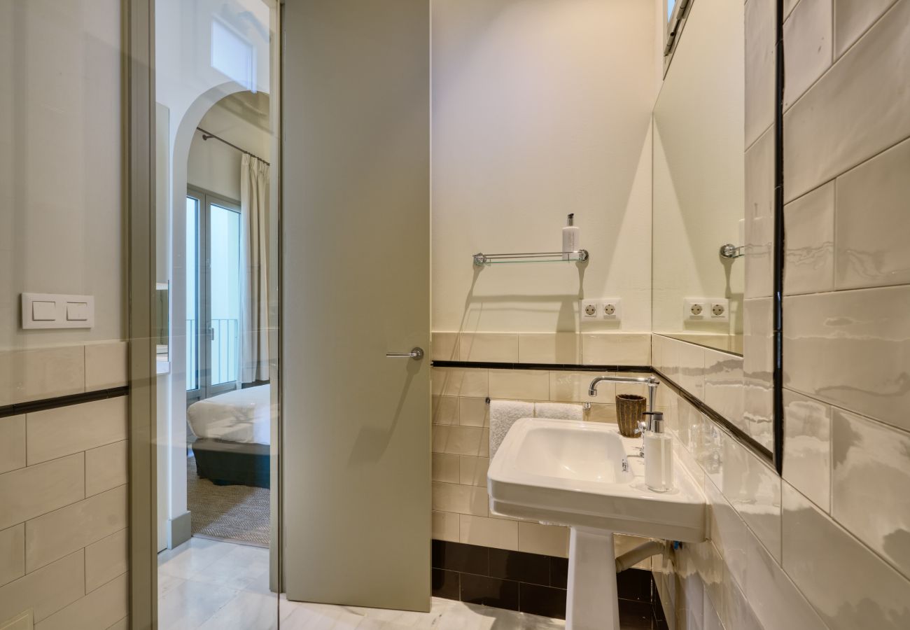 Apartment in Seville - Luis de Vargas 2B