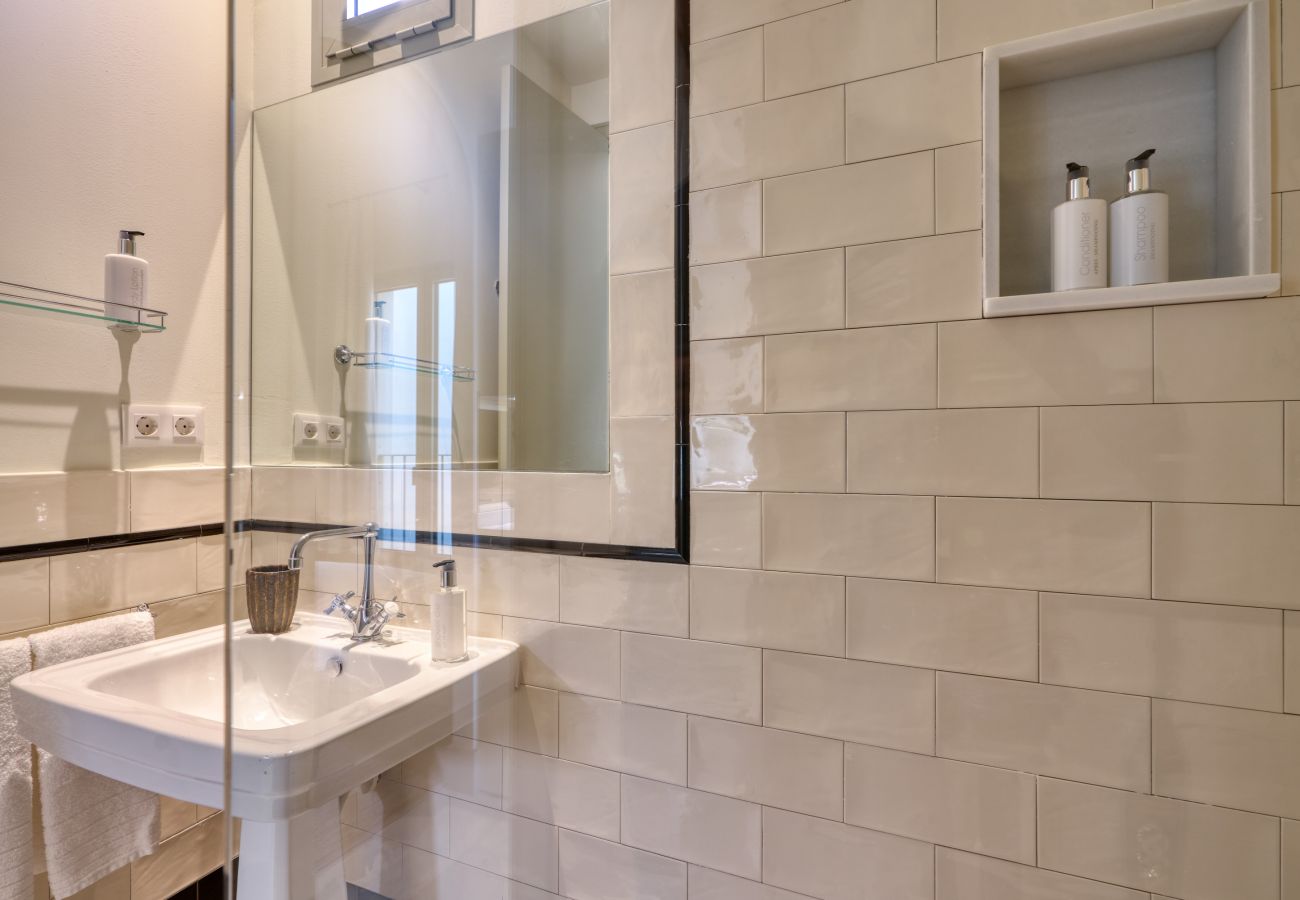 Apartment in Seville - Luis de Vargas 2B