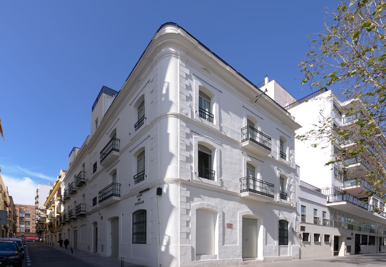 Apartment in Seville - Luis de Vargas 2B